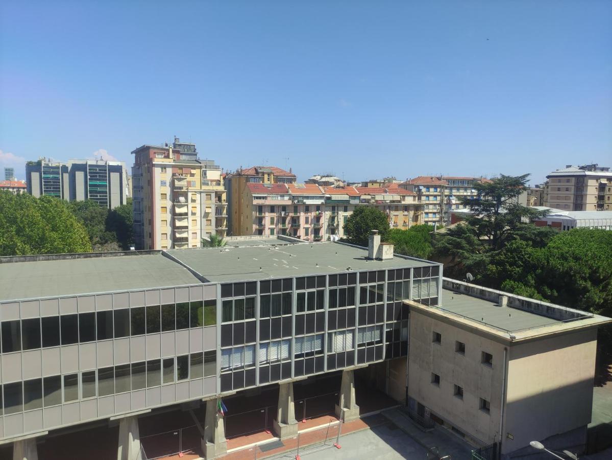 Una Finestra Su Savona Exterior foto
